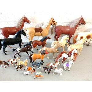 Vintage Toy Horse Lot Large Several Different Styles Sizes And Brands